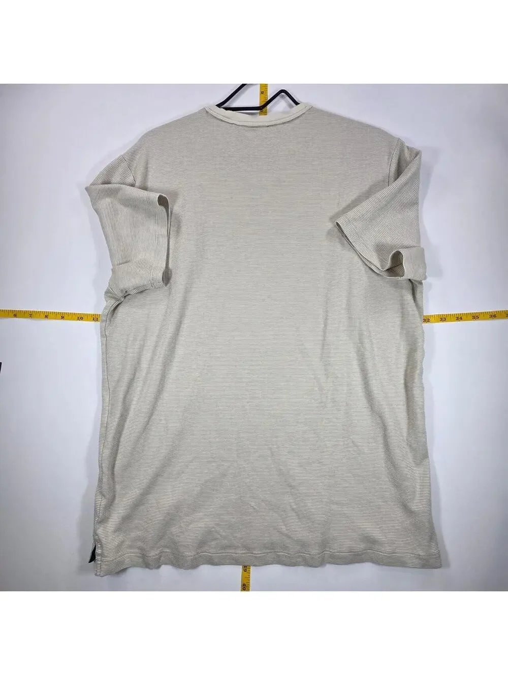 Banana Republic Men's Cream and Tan Tshirt